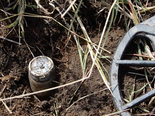 Australian  WWII - Far North  Queensland Metal detecting and  recovery