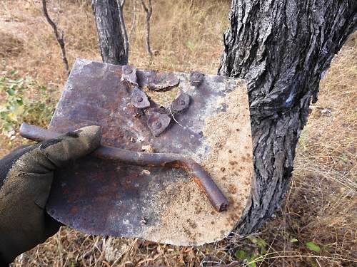 Australian  WWII - Far North  Queensland Metal detecting and  recovery