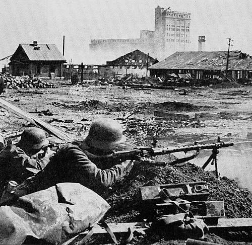 Stalingrad: digging near Gorodis&#1089;he &amp; Gumrak