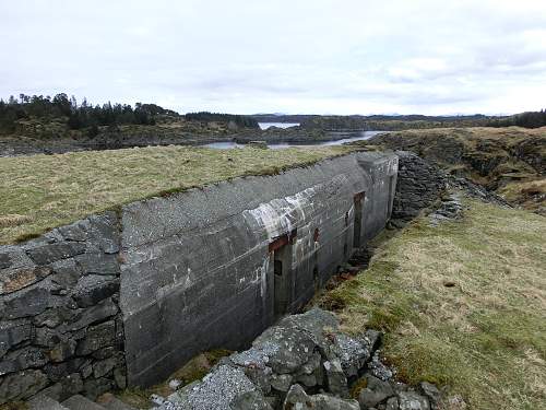 Digging trip to German Coastal Defense Battery