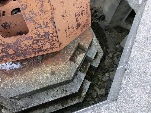 Digging trip to German Coastal Defense Battery