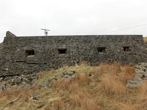 Digging trip to German Coastal Defense Battery