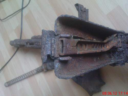 MG42 dug up (any problem in the shipping?)