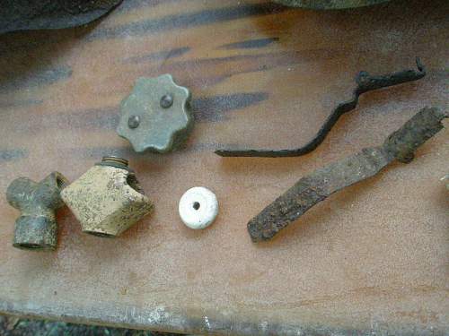 Narva Battlefield Helmet Finds Soviet/ German Relics