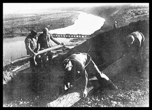 Stalingrad: digging near Gorodis&#1089;he &amp; Gumrak