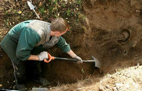 Warning graphic content: St George's search group:Karelian neck