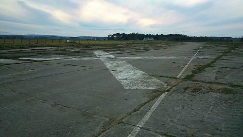 1941 Airfield and visit, ID help needed with some bits