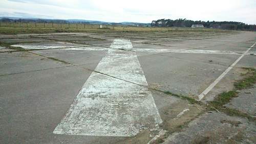 1941 Airfield and visit, ID help needed with some bits