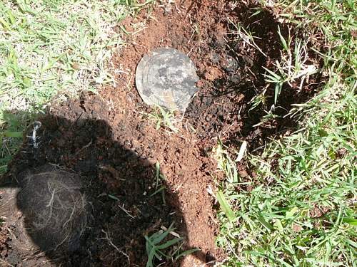 Australian  WWII - Far North  Queensland Metal detecting and  recovery