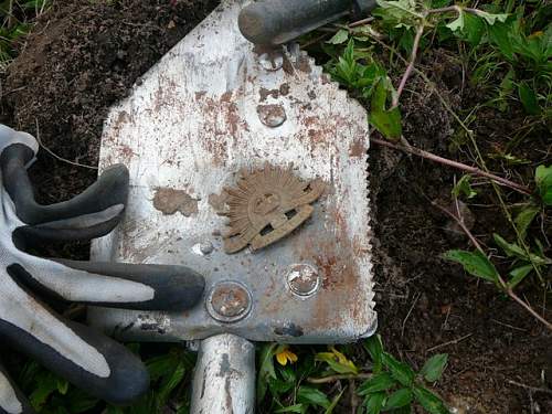 Australian  WWII - Far North  Queensland Metal detecting and  recovery