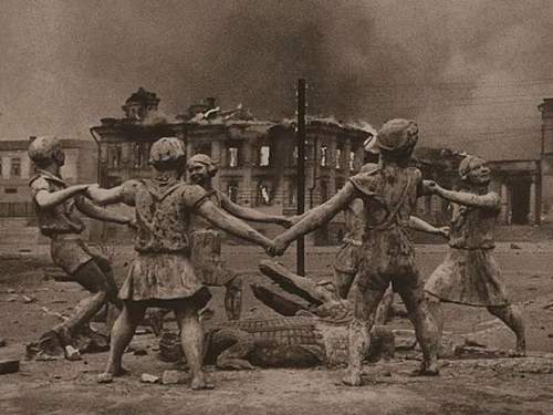 Stalingrad: digging near Gorodis&#1089;he &amp; Gumrak