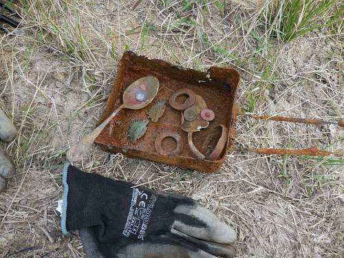 Australian  WWII - Far North  Queensland Metal detecting and  recovery