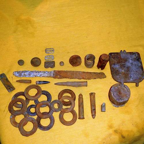 Australian  WWII - Far North  Queensland Metal detecting and  recovery