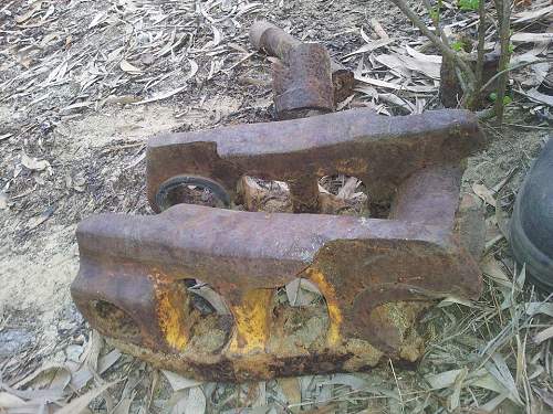 Australian  WWII - Far North  Queensland Metal detecting and  recovery