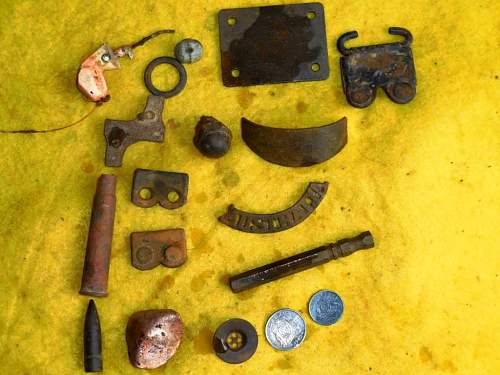 Australian  WWII - Far North  Queensland Metal detecting and  recovery