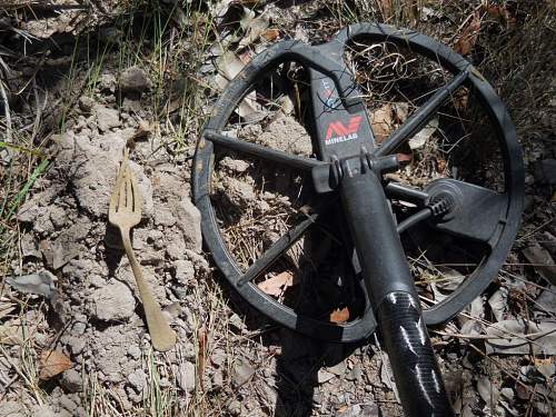 Australian  WWII - Far North  Queensland Metal detecting and  recovery