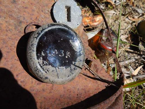 Australian  WWII - Far North  Queensland Metal detecting and  recovery