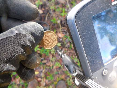 Australian  WWII - Far North  Queensland Metal detecting and  recovery