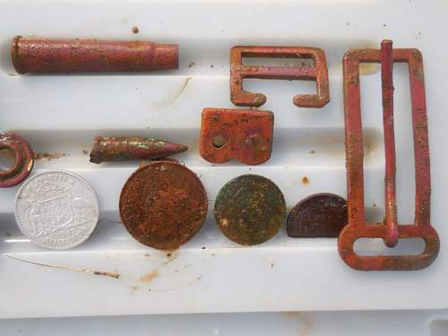 Australian  WWII - Far North  Queensland Metal detecting and  recovery