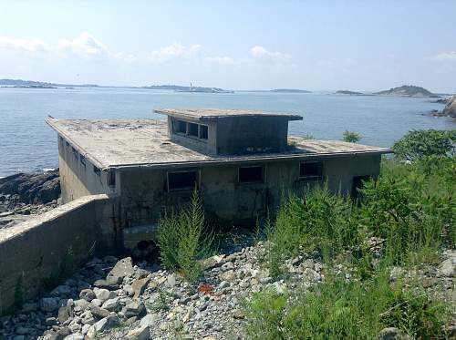 Boston WW2, harbor islands ruins/bunkers.