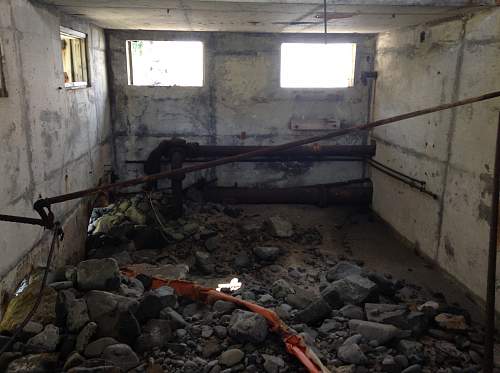 Boston WW2, harbor islands ruins/bunkers.