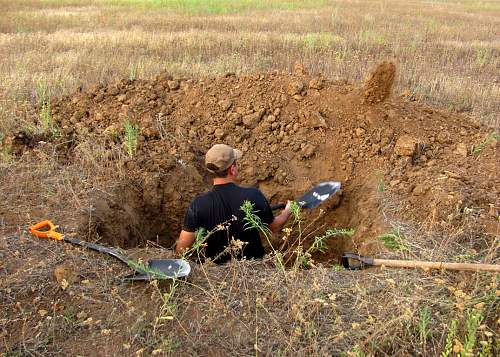 Stalingrad: digging near Gorodis&#1089;he &amp; Gumrak