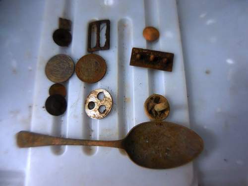 Australian  WWII - Far North  Queensland Metal detecting and  recovery