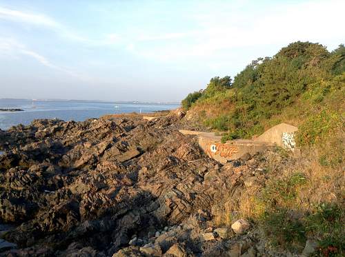 Boston WW2, harbor islands ruins/bunkers.