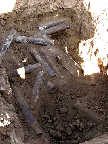 Stalingrad: digging near Gorodis&#1089;he &amp; Gumrak