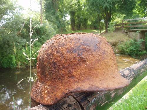 2 german helmets from Normandie