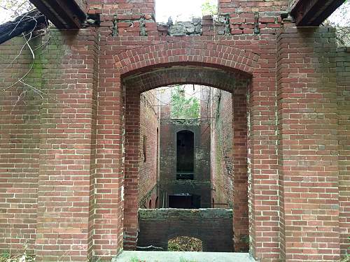 Boston WW2, harbor islands ruins/bunkers.