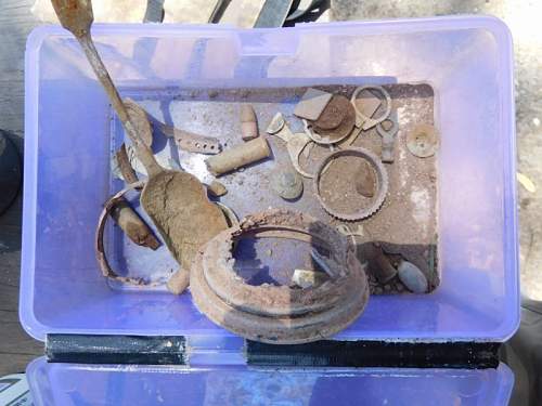 Australian  WWII - Far North  Queensland Metal detecting and  recovery