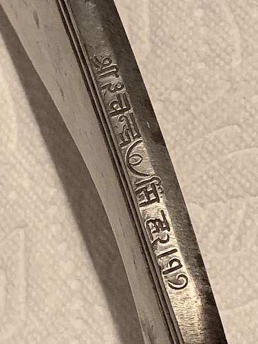 Help with Gurkha knife and translation