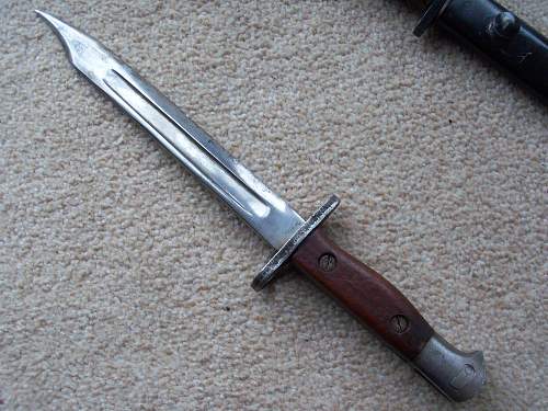 bayonet id no.4  unmarked British (?) bayonet