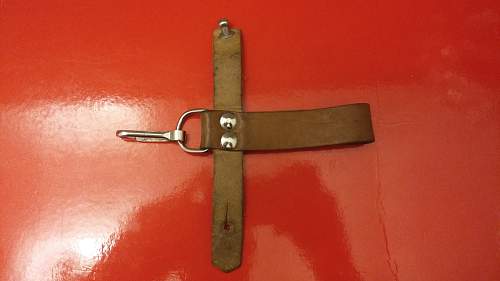 Unknown bayonet leather belt hanger?