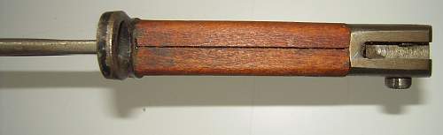 bayonet id no.4  unmarked British (?) bayonet