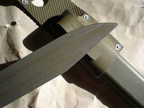 Swiss M1990 bayonet for SIG 90 assault rifle