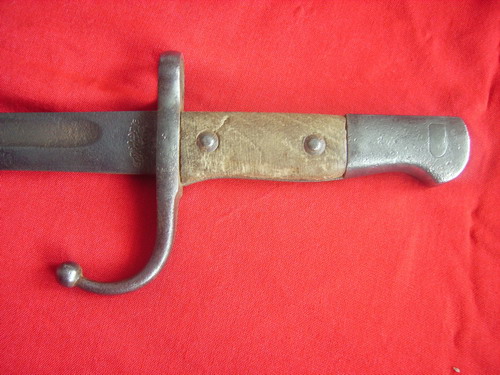 axis fighting knife?