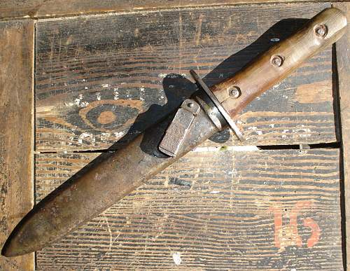 &quot;numbered&quot; Italian &quot;M 39&quot; combat knife