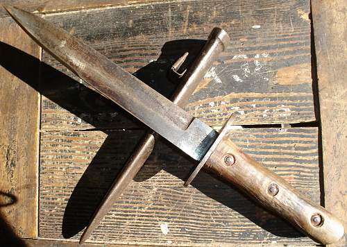 &quot;numbered&quot; Italian &quot;M 39&quot; combat knife