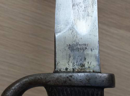Need help to identify this mysterious knife / trench knife