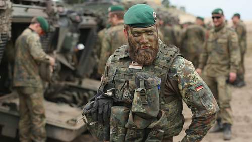 Bundeswehr Generalleutnant Uniform