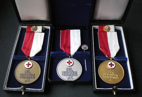 Red Cross decorations and badges