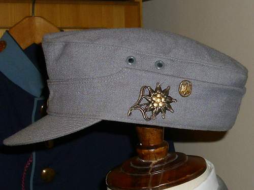 Bundeswehr Berets and soft caps....