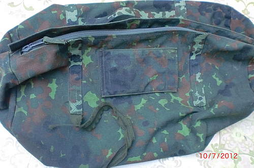 Flea market: Bundeswehr pick-ups