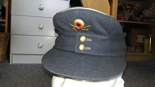 Bundeswehr Berets and soft caps....