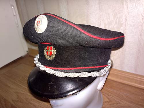 Swiss or german/austrian visor cap?