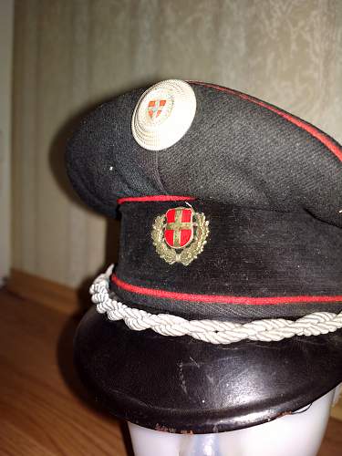 Swiss or german/austrian visor cap?