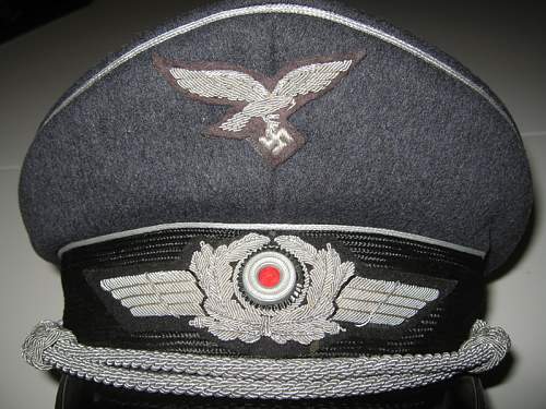 Luftwaffe officers schirmutze: Fake or....
