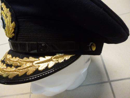 KM admiral's visor cap - Fake?